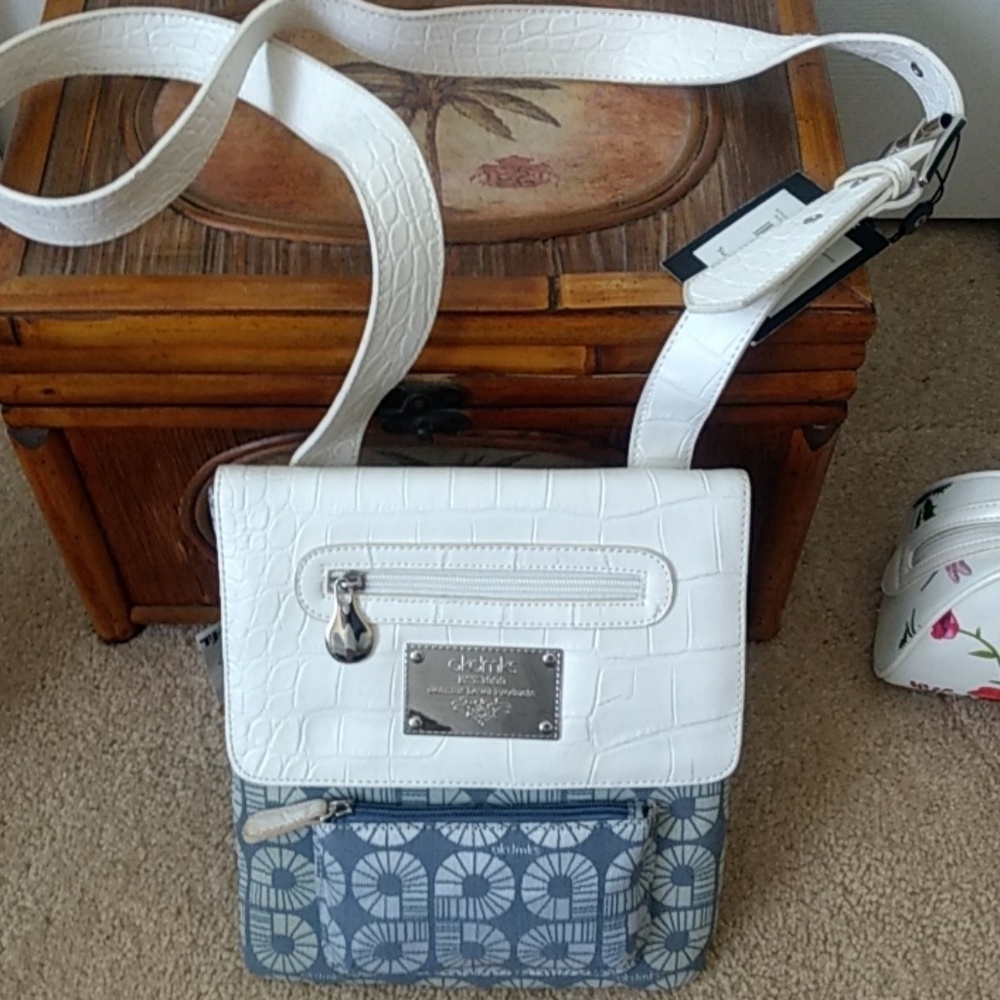 Crossbody purse